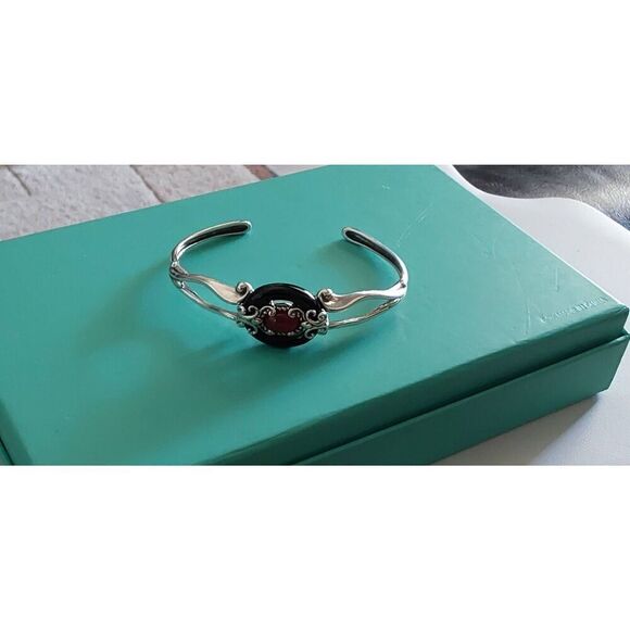 Gorgeous Carolyn Pollack Black Onyx/Red Carnelian Scrollwork Cuff Bracelet~925SS - Picture 1 of 5
